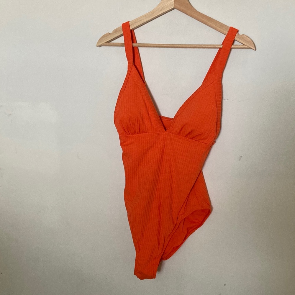 Shade & Shore Women's Ribbed Triangle One Piece Swimsuit Size M (8-10)